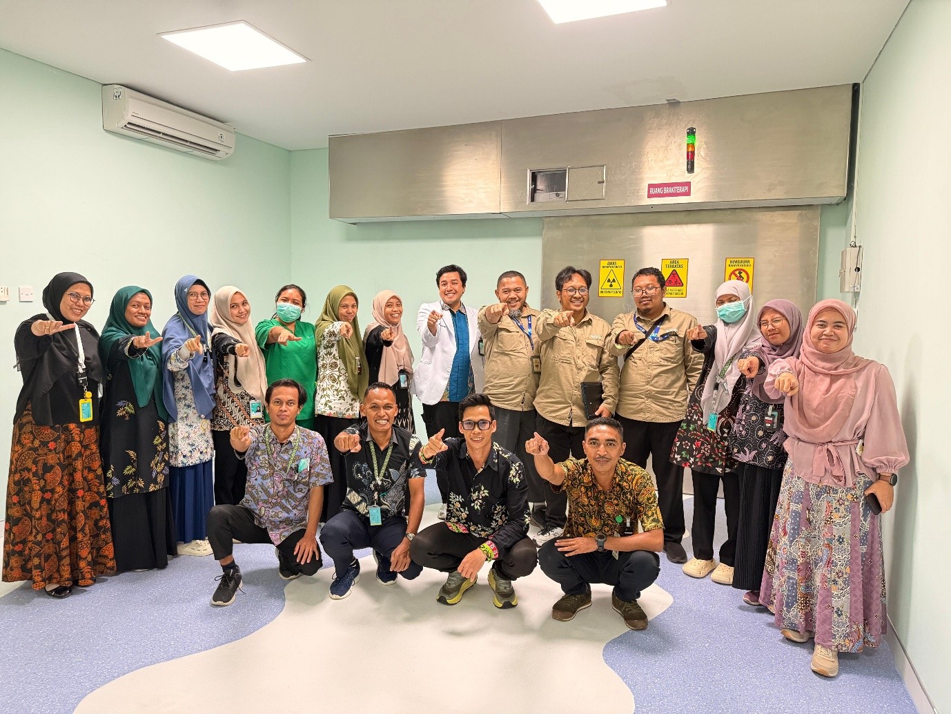 BAPETEN melakukan kegiatan Verifikasi Fasilitas Radioterapi secara paralel di RSUP Dr. Johannes Leimena Kota Ambon Provinsi Maluku dan RS. Khusus Kanker Siloam Semanggi (MRCCC Siloam Hospitals)