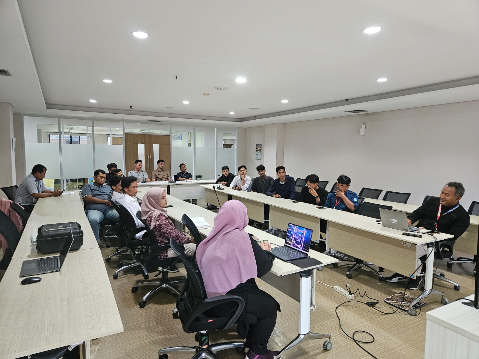 Bimbingan Teknis Dasar Proteksi Radiasi dan Pengenalan Identifinder R-425