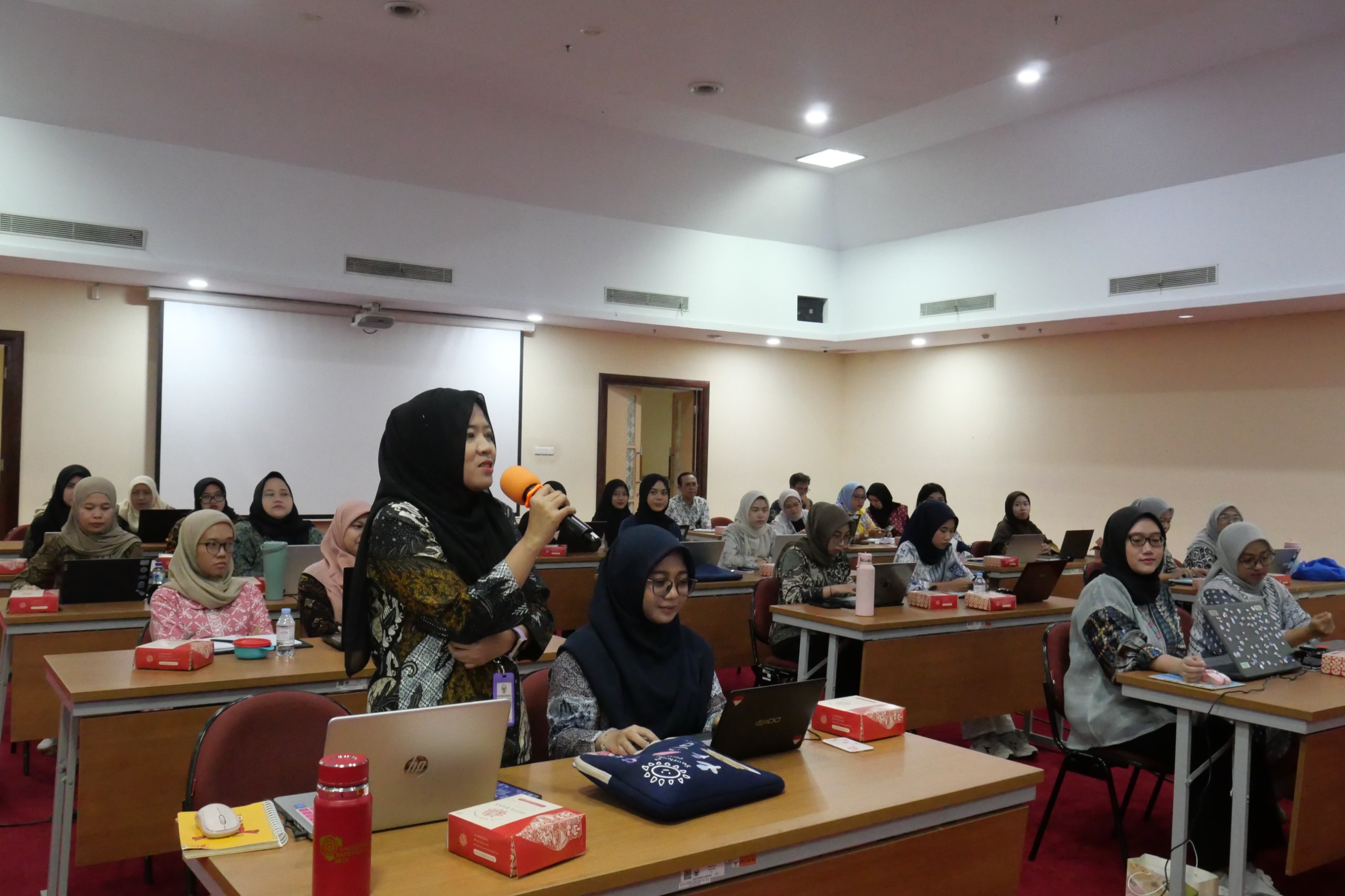 Enhancing Human Resource Competence, BAPETEN Holds a Modern Office Workshop