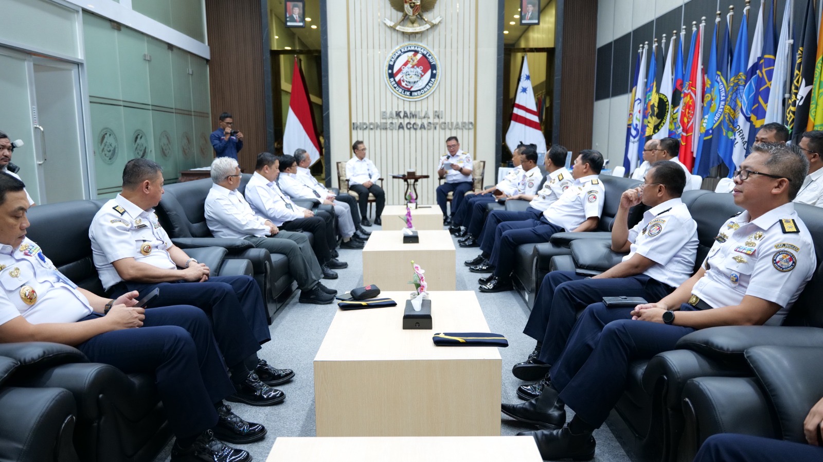 Perkuat Pemanfaatan Aset Negara, BAPETEN Serahkan BMN Kepada BAKAMLA RI